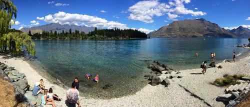 View of Lake Wanaka. Check out the crystal clear waters!
