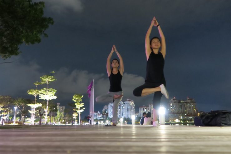 Yoga all over the world | Asian Female Traveller | Adventure/ Outdoors
