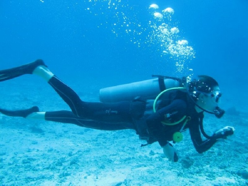 diving in gili islands Diving at the surrounding reefs at Bali | Best Dive spots and reefs around bali for singaporeans