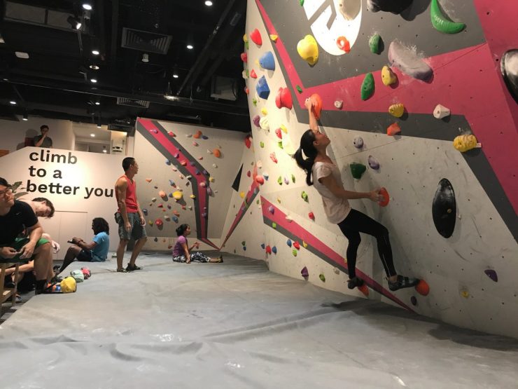 Boulderers bouldering in singapore top boulder gym. top 9 bouldering gyms in singapore - Boulder movement is one of the newest kid in town.