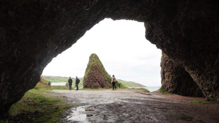 Calling all Game of thrones fans - from the Iron Islands to Arya's Escape to famous fight scenes, come join us on this epic journery to explore Northern Ireland