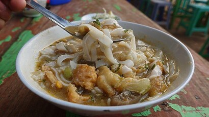 Myanmar Kway Teow soup that taste like a prawn noodle broth