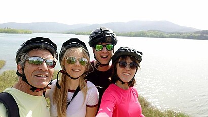 DSC06607 Group shot with Atilio and all our helmets on | Summer Activities at Banyoles Lake