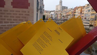DSC06760 Poems written on these yellow coloured paper and pasted all over the red bridge