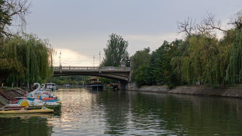Slow old school boat rides down the Bega River Bed