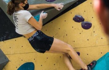 Guide on Bouldering Workouts - Strength, Flexibility, and Problem Solving