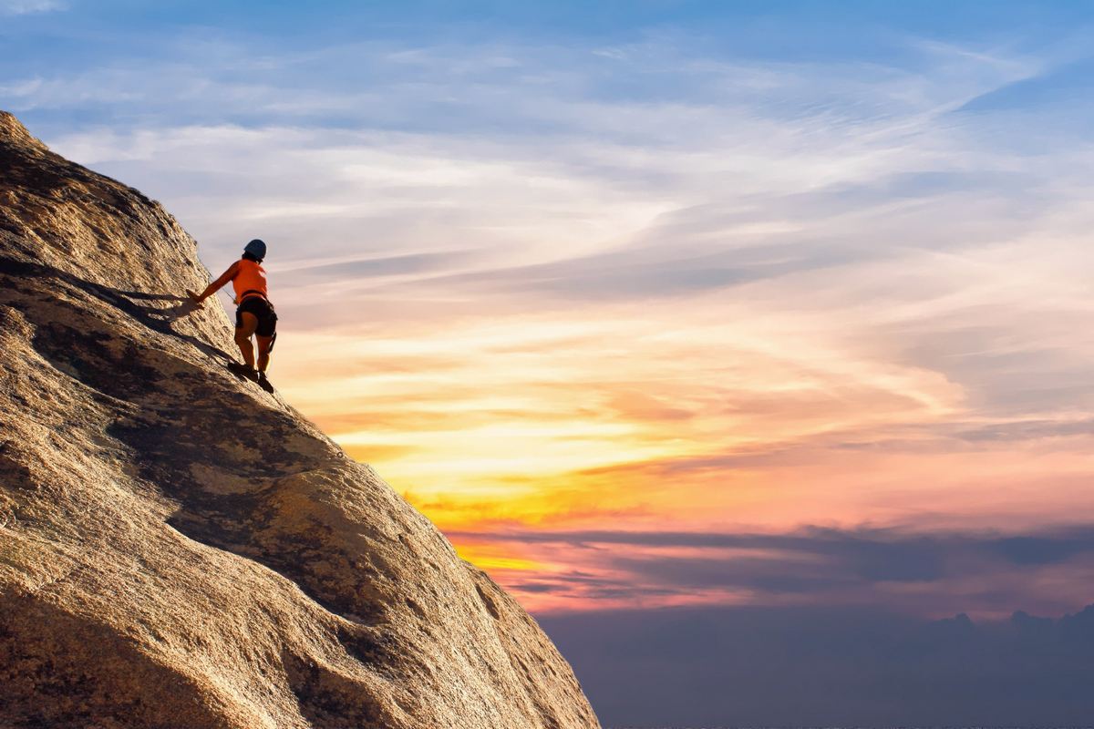 climbing woman mountains climbing woman mountains