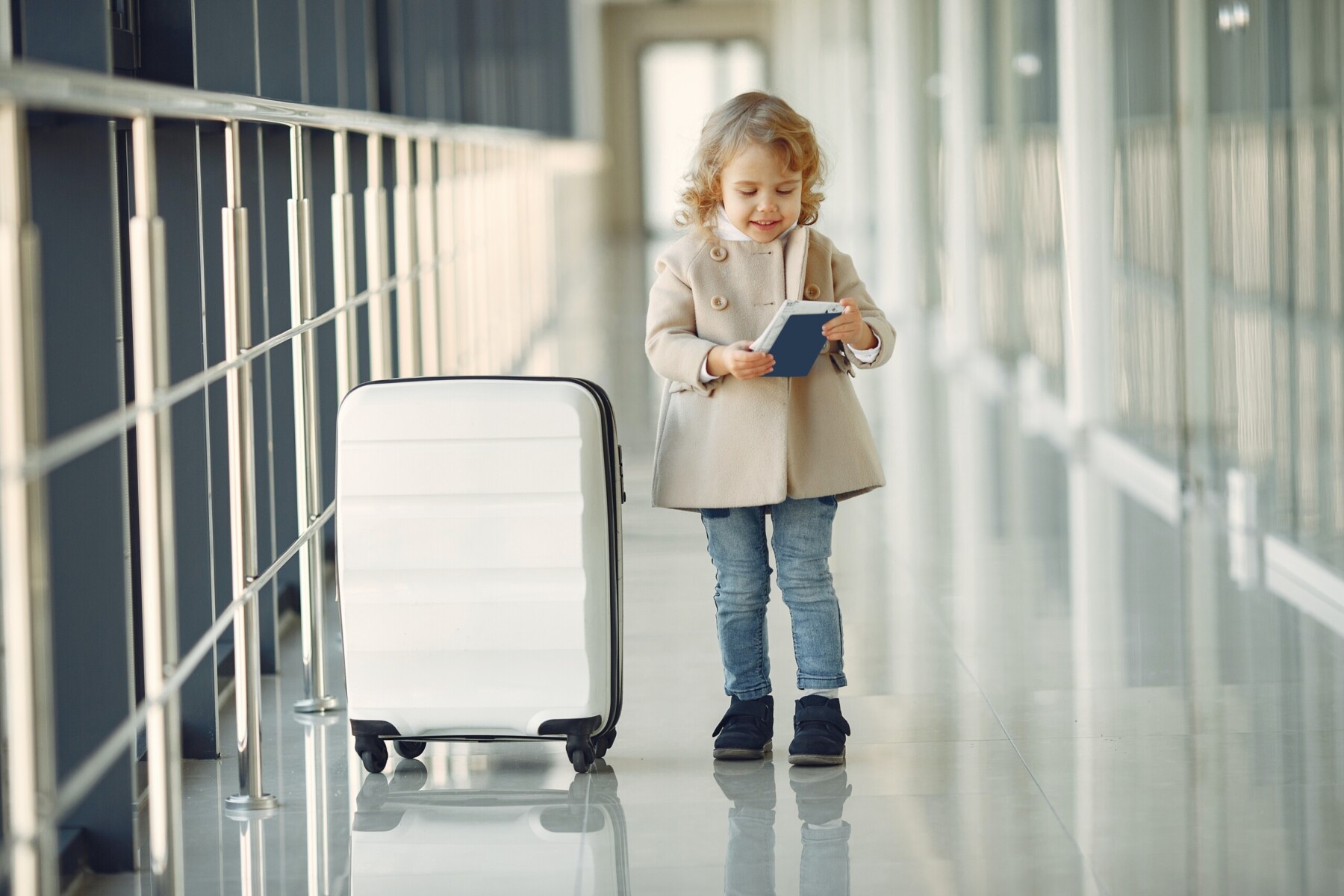 Child traveling scaled child traveling